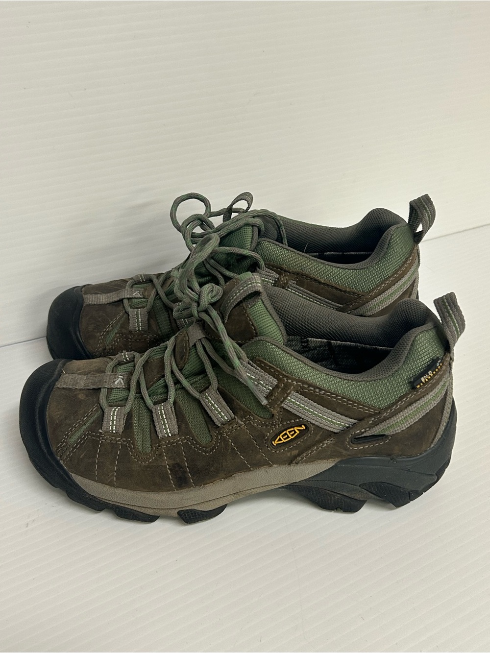 KEEN Targhee II Women’s Size 7.5 US Waterproof Outdoor Trail Hiking Shoes